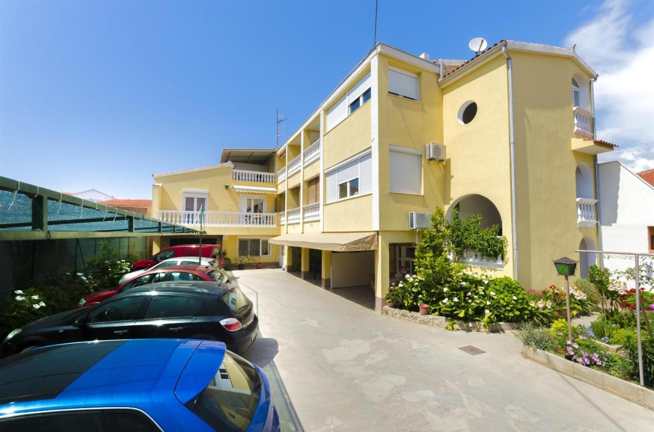 Apartments And Room Lotus Tribalj 外观 照片