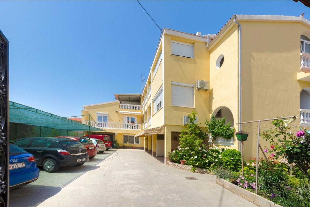 Apartments And Room Lotus Tribalj 外观 照片